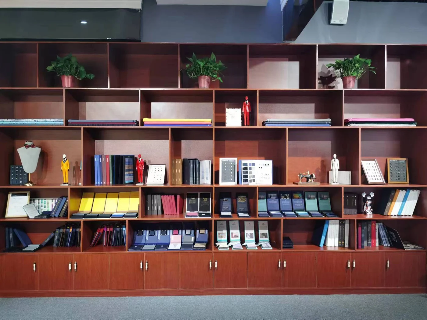Fabric and trim selection at the Aoshi showroom
